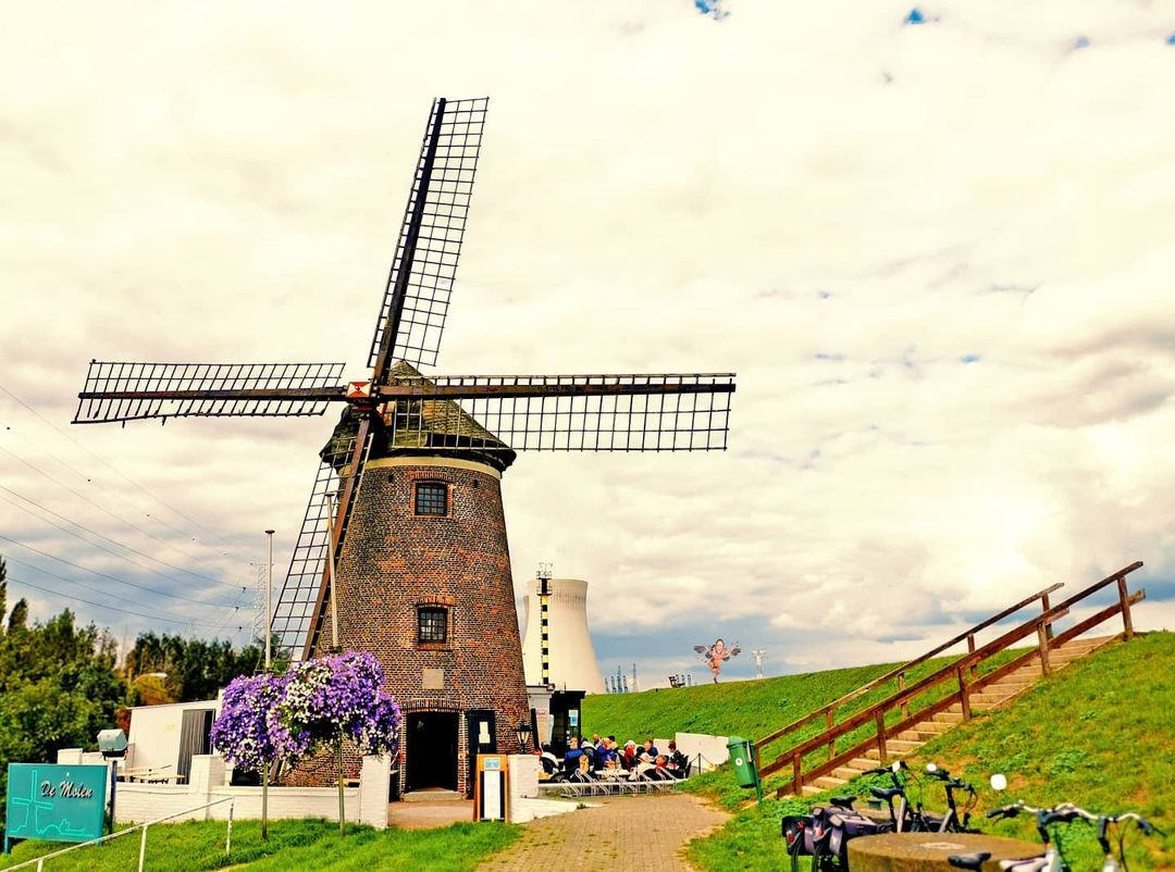 Picture in "Spukstadt" Doel